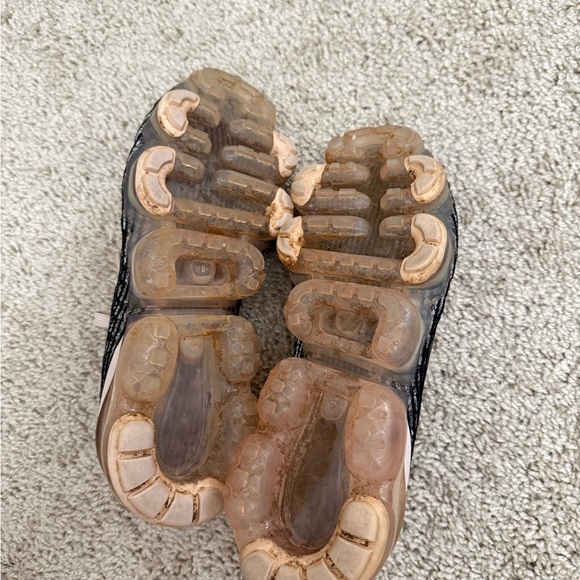 Nike Air VaporMax Flyknit - Picture 6 of 9